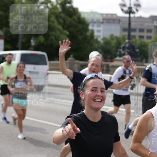 29.06.2025 - hella hamburg halbmarathon Jannik Wohlers http://msf.ph/oto/8156025 29.06.2025 10:17:00 Lombardsbrücke 1083, 1204, 1477, 2305, 2860, 3464, 3466, 3802, 3803, 4194, 4852, 5023, 6126, 6128, 6520, 6522, 6786, 7011, 7291, 7410, 7445, 7566, 7647, 7844, 7945, 8210, 8253, 8309, 8351, 8433, 8895, 9152, 9259, 10377, 10460, 10592, 10620, 10677, 11102, 12042, 12166, 12668, 14199, 14208, 14209, 14307, 14648, 14877, 14950, 15293, 15465, 16024, 16555, 17058, 17628, 17717, 17927, 18039, 18060, 18108, 18344, 18469, 18526, 18564 meine-sportfotos.de
