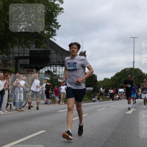 29.06.2025 - hella hamburg halbmarathon Yannick Fuchs http://msf.ph/oto/8156032 29.06.2025 10:58:28 20KM 2298, 2463, 3919, 4542, 6100, 7081, 7474, 8171, 8810, 8890, 9254, 9680, 9816, 10694, 11960, 12426, 12479, 12646, 12843, 13901, 14822, 14970, 15698, 15797, 16455, 16594, 16753, 18321, 18440, 18520, 18739, 19240 meine-sportfotos.de
