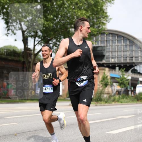 29.06.2025 - hella hamburg halbmarathon Yannick Fuchs http://msf.ph/oto/8156049 29.06.2025 10:16:34 20KM 6530, 11210, 14717, 14766, 14933, 16120, 16988, 17402 meine-sportfotos.de