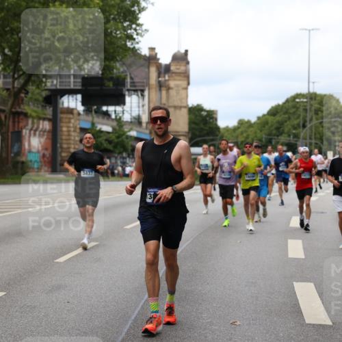 29.06.2025 - hella hamburg halbmarathon Yannick Fuchs http://msf.ph/oto/8156080 29.06.2025 10:38:14 20KM 1558, 3116, 3146, 3437, 4425, 4981, 5506, 5692, 6495, 6705, 6991, 7093, 7185, 7451, 8063, 8145, 8218, 8900, 9043, 9081, 9931, 10246, 10669, 10930, 11153, 11346, 11648, 11778, 11848, 12327, 12438, 12623, 12657, 13348, 13421, 13897, 13996, 14690, 14861, 15383, 15512, 15932, 16062, 16105, 16224, 16301, 16547, 16549, 16648, 16720, 17376, 17516, 17912, 18678, 18775, 18942, 19090 meine-sportfotos.de