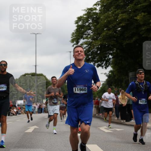 29.06.2025 - hella hamburg halbmarathon Yannick Fuchs http://msf.ph/oto/8156112 29.06.2025 10:58:30 20KM 2298, 2463, 3919, 4542, 6100, 7081, 7474, 8171, 8810, 8890, 9254, 9680, 9816, 10694, 11960, 12426, 12646, 12781, 12843, 13901, 14822, 14970, 15698, 16455, 16594, 16753, 16770, 18321, 18440, 18520, 18739, 19240 meine-sportfotos.de