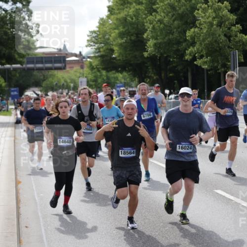 29.06.2025 - hella hamburg halbmarathon Jannik Wohlers http://msf.ph/oto/8156123 29.06.2025 10:17:06 Lombardsbrücke 1204, 1477, 2259, 2305, 2860, 3802, 3803, 4194, 4218, 4852, 6254, 6336, 6352, 6520, 6786, 7011, 7258, 7291, 7410, 7413, 7445, 7566, 7844, 8210, 8309, 8351, 8433, 8895, 9848, 10377, 10620, 10677, 11372, 11707, 12031, 12668, 14194, 14199, 14208, 14209, 14307, 14648, 14877, 15293, 16024, 16555, 17083, 17628, 17717, 17927, 18039, 18060, 18344, 18469, 18526, 18564, 19029 meine-sportfotos.de
