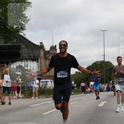 29.06.2025 - hella hamburg halbmarathon Yannick Fuchs http://msf.ph/oto/8156158 29.06.2025 10:58:31 20KM 1842, 2298, 2463, 3919, 4542, 6100, 7081, 7474, 8171, 8810, 8890, 9254, 9680, 9816, 10694, 10824, 11960, 12426, 12646, 12781, 12843, 13901, 14822, 14970, 15698, 16455, 16594, 16753, 16770, 18321, 18440, 18520, 18739, 19240 meine-sportfotos.de