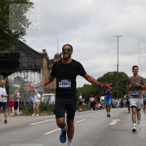 29.06.2025 - hella hamburg halbmarathon Yannick Fuchs http://msf.ph/oto/8156166 29.06.2025 10:58:31 20KM 1842, 2298, 2463, 3919, 4542, 6100, 7081, 7474, 8171, 8810, 8890, 9254, 9680, 9816, 10694, 10824, 11960, 12426, 12646, 12781, 12843, 13901, 14822, 14970, 15698, 16455, 16594, 16753, 16770, 18321, 18440, 18520, 18739, 19240 meine-sportfotos.de