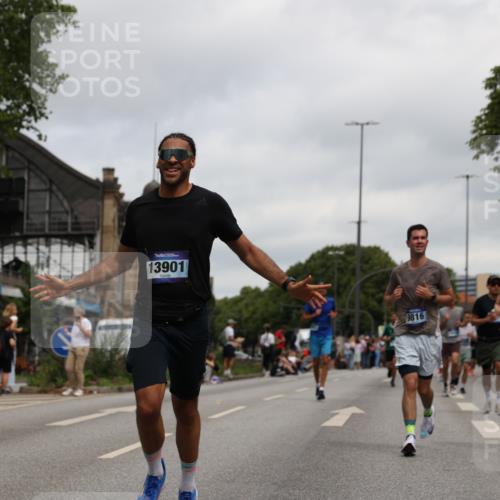 29.06.2025 - hella hamburg halbmarathon Yannick Fuchs http://msf.ph/oto/8156174 29.06.2025 10:58:31 20KM 1842, 2298, 2463, 3919, 4542, 6100, 7081, 7474, 8171, 8810, 8890, 9254, 9680, 9816, 10694, 10824, 11960, 12426, 12646, 12781, 12843, 13901, 14822, 14970, 15698, 16455, 16594, 16753, 16770, 18321, 18440, 18520, 18739, 19240 meine-sportfotos.de