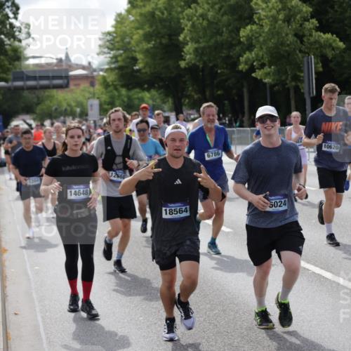 29.06.2025 - hella hamburg halbmarathon Jannik Wohlers http://msf.ph/oto/8156178 29.06.2025 10:17:06 Lombardsbrücke 1204, 1477, 2259, 2305, 2860, 3802, 3803, 4194, 4218, 4852, 6254, 6336, 6352, 6520, 6786, 7011, 7258, 7291, 7410, 7413, 7445, 7566, 7844, 8210, 8309, 8351, 8433, 8895, 9848, 10377, 10620, 10677, 11372, 11707, 12031, 12668, 14194, 14199, 14208, 14209, 14307, 14648, 14877, 15293, 16024, 16555, 17083, 17628, 17717, 17927, 18039, 18060, 18344, 18469, 18526, 18564, 19029 meine-sportfotos.de