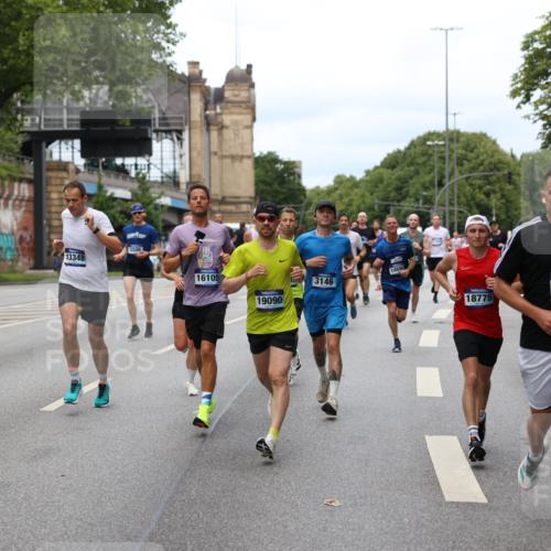 29.06.2025 - hella hamburg halbmarathon Yannick Fuchs http://msf.ph/oto/8156209 29.06.2025 10:38:16 20KM 1558, 3146, 3437, 4425, 4981, 5506, 5692, 6705, 6991, 7093, 7185, 7451, 8063, 8145, 8218, 8900, 9043, 9081, 9374, 9931, 10246, 10669, 10930, 11153, 11346, 11648, 11778, 11848, 12327, 12438, 12966, 13348, 13421, 13897, 13996, 14690, 14861, 15383, 15512, 15862, 15932, 16062, 16105, 16224, 16301, 16547, 16549, 16648, 16720, 17376, 17516, 17912, 18678, 18775, 18942, 19090 meine-sportfotos.de