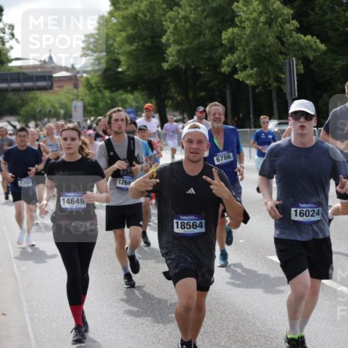 29.06.2025 - hella hamburg halbmarathon Jannik Wohlers http://msf.ph/oto/8156233 29.06.2025 10:17:07 Lombardsbrücke 1204, 1477, 1795, 2259, 2305, 2548, 2860, 3802, 3803, 4194, 4218, 4852, 5002, 6254, 6336, 6352, 6520, 6786, 7011, 7258, 7291, 7410, 7413, 7445, 7566, 7844, 8210, 8309, 8351, 8433, 8895, 9848, 10377, 10620, 10677, 11372, 11707, 12031, 12668, 12683, 14194, 14208, 14209, 14307, 14648, 14877, 16024, 16555, 17083, 17542, 17628, 17717, 17927, 18039, 18060, 18469, 18526, 18564, 19029 meine-sportfotos.de