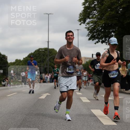 29.06.2025 - hella hamburg halbmarathon Yannick Fuchs http://msf.ph/oto/8156235 29.06.2025 10:58:32 20KM 1842, 2298, 2463, 3919, 4542, 6100, 7081, 7474, 8171, 8810, 9254, 9680, 9816, 10694, 10824, 11960, 12426, 12646, 12781, 12843, 13901, 14822, 15698, 16455, 16594, 16753, 16770, 18321, 18440, 18520, 18739, 19240 meine-sportfotos.de