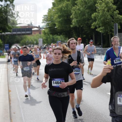 29.06.2025 - hella hamburg halbmarathon Jannik Wohlers http://msf.ph/oto/8156240 29.06.2025 10:17:07 Lombardsbrücke 1204, 1477, 1795, 2259, 2305, 2548, 2860, 3802, 3803, 4194, 4218, 4852, 5002, 6254, 6336, 6352, 6520, 6786, 7011, 7258, 7291, 7410, 7413, 7445, 7566, 7844, 8210, 8309, 8351, 8433, 8895, 9848, 10377, 10620, 10677, 11372, 11707, 12031, 12668, 12683, 14194, 14208, 14209, 14307, 14648, 14877, 16024, 16555, 17083, 17542, 17628, 17717, 17927, 18039, 18060, 18469, 18526, 18564, 19029 meine-sportfotos.de