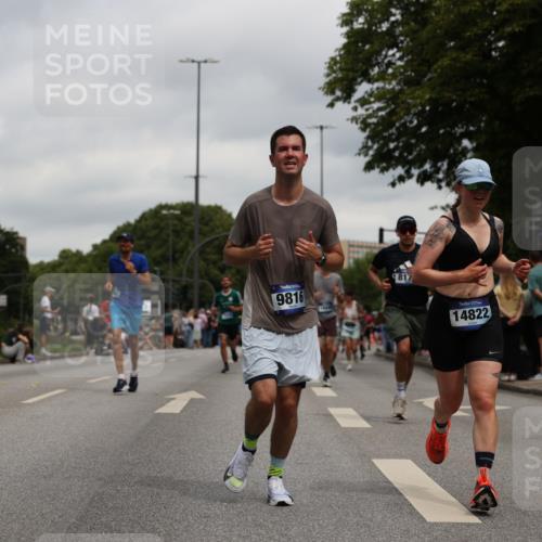 29.06.2025 - hella hamburg halbmarathon Yannick Fuchs http://msf.ph/oto/8156241 29.06.2025 10:58:32 20KM 1842, 2298, 2463, 3919, 4542, 6100, 7081, 7474, 8171, 8810, 9254, 9680, 9816, 10694, 10824, 11960, 12426, 12646, 12781, 12843, 13901, 14822, 15698, 16455, 16594, 16753, 16770, 18321, 18440, 18520, 18739, 19240 meine-sportfotos.de
