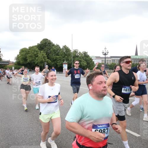 29.06.2025 - hella hamburg halbmarathon Jannik Wohlers http://msf.ph/oto/8156244 29.06.2025 10:53:54 Lombardsbrücke 1762, 1779, 1822, 1949, 2600, 2761, 3187, 3188, 3364, 3857, 4323, 4685, 4720, 5157, 5309, 5514, 5804, 5817, 5933, 6468, 6987, 6988, 7498, 7670, 7874, 7946, 8801, 8803, 8867, 9130, 9203, 10207, 11354, 11785, 11830, 12429, 12898, 12923, 13035, 13850, 14177, 14386, 14416, 14655, 14904, 15318, 16117, 16522, 16628, 16691, 16839, 16888, 18093, 18431 meine-sportfotos.de
