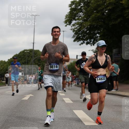 29.06.2025 - hella hamburg halbmarathon Yannick Fuchs http://msf.ph/oto/8156252 29.06.2025 10:58:32 20KM 1842, 2298, 2463, 3919, 4542, 6100, 7081, 7474, 8171, 8810, 9254, 9680, 9816, 10694, 10824, 11960, 12426, 12646, 12781, 12843, 13901, 14822, 15698, 16455, 16594, 16753, 16770, 18321, 18440, 18520, 18739, 19240 meine-sportfotos.de