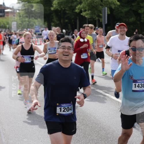 29.06.2025 - hella hamburg halbmarathon Jannik Wohlers http://msf.ph/oto/8156253 29.06.2025 10:17:10 Lombardsbrücke 1015, 1204, 1274, 1458, 1749, 1795, 2259, 2305, 2548, 2860, 3292, 3802, 3803, 4194, 4218, 4852, 5002, 6254, 6336, 6352, 6520, 6786, 7011, 7258, 7291, 7410, 7413, 7566, 7844, 8144, 8210, 8309, 8351, 8433, 8895, 9848, 10620, 10677, 11372, 11707, 12031, 12668, 12683, 14194, 14208, 14209, 14307, 14648, 14877, 15978, 16024, 16555, 17083, 17542, 17628, 17717, 17927, 18039, 18060, 18469, 18526, 18564, 19029 meine-sportfotos.de