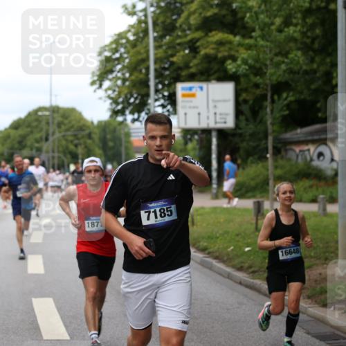 29.06.2025 - hella hamburg halbmarathon Yannick Fuchs http://msf.ph/oto/8156275 29.06.2025 10:38:17 20KM 1558, 3146, 3437, 4425, 4981, 5506, 5624, 5692, 6490, 6705, 6991, 7093, 7185, 7451, 8063, 8145, 8218, 8900, 9043, 9081, 9374, 9633, 9931, 10246, 10669, 10930, 11153, 11346, 11648, 11778, 11848, 12327, 12438, 12966, 13348, 13421, 13897, 13996, 14690, 14861, 15383, 15512, 15862, 15932, 16062, 16105, 16224, 16301, 16547, 16549, 16648, 16720, 17376, 17516, 17912, 18678, 18775, 18942, 19090 meine-sportfotos.de