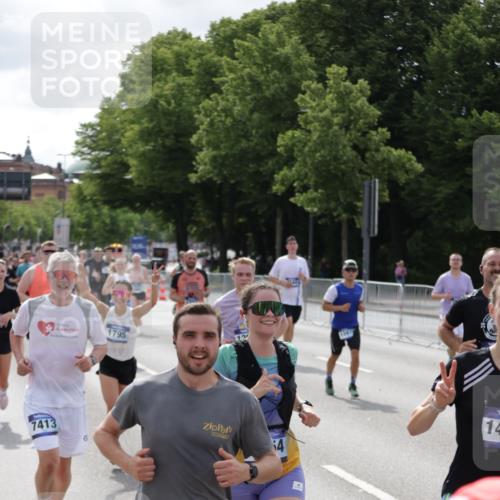 29.06.2025 - hella hamburg halbmarathon Jannik Wohlers http://msf.ph/oto/8156314 29.06.2025 10:17:13 Lombardsbrücke 1015, 1204, 1274, 1458, 1749, 1795, 2094, 2259, 2305, 2548, 3292, 4194, 4218, 4852, 5002, 6254, 6336, 6352, 6786, 7011, 7258, 7291, 7413, 7566, 7844, 8144, 8351, 8895, 9400, 9848, 10620, 10677, 11372, 11707, 12031, 12668, 12683, 14194, 14209, 14307, 14648, 14877, 15978, 16024, 16555, 17083, 17542, 17616, 17628, 17717, 18469, 18564, 19029 meine-sportfotos.de