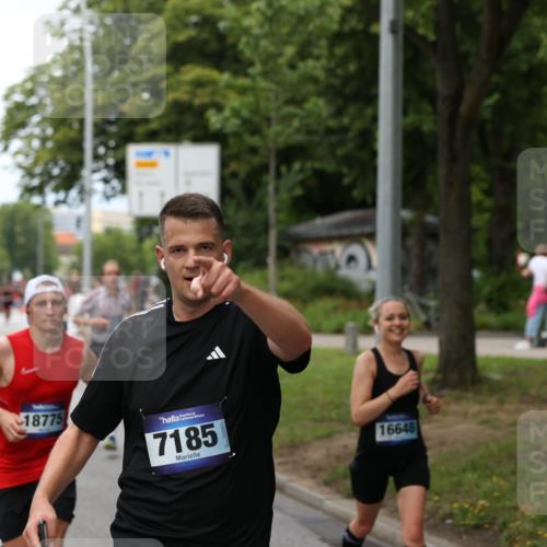 29.06.2025 - hella hamburg halbmarathon Yannick Fuchs http://msf.ph/oto/8156328 29.06.2025 10:38:17 20KM 1558, 3146, 3437, 4425, 4981, 5506, 5624, 5692, 6490, 6705, 6991, 7093, 7185, 7451, 8063, 8145, 8218, 8900, 9043, 9081, 9374, 9633, 9931, 10246, 10669, 10930, 11153, 11346, 11648, 11778, 11848, 12327, 12438, 12966, 13348, 13421, 13897, 13996, 14690, 14861, 15383, 15512, 15862, 15932, 16062, 16105, 16224, 16301, 16547, 16549, 16648, 16720, 17376, 17516, 17912, 18678, 18775, 18942, 19090 meine-sportfotos.de