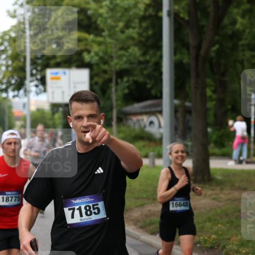 29.06.2025 - hella hamburg halbmarathon Yannick Fuchs http://msf.ph/oto/8156334 29.06.2025 10:38:18 20KM 1415, 1558, 2816, 3146, 3437, 3907, 4425, 4981, 5506, 5624, 5692, 6490, 6705, 6991, 7005, 7093, 7185, 7451, 8063, 8145, 8218, 8900, 9043, 9081, 9374, 9633, 9931, 10246, 10669, 10930, 11153, 11346, 11648, 11848, 12327, 12438, 12966, 13348, 13421, 13897, 13996, 14690, 14861, 15383, 15512, 15862, 15932, 16062, 16105, 16224, 16301, 16547, 16549, 16648, 16720, 17251, 17376, 17516, 17912, 18678, 18775, 18942, 19090 meine-sportfotos.de