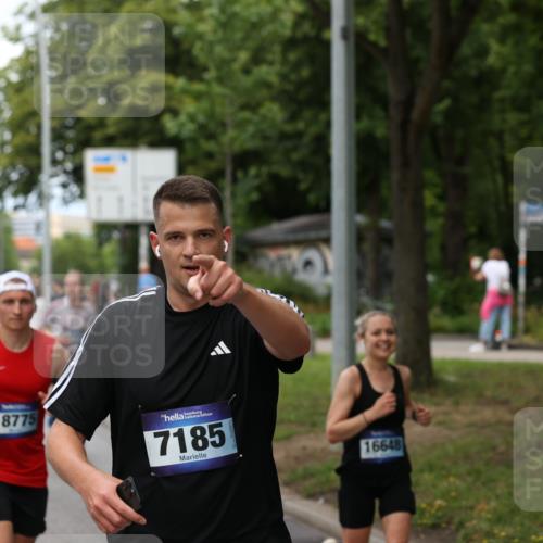 29.06.2025 - hella hamburg halbmarathon Yannick Fuchs http://msf.ph/oto/8156338 29.06.2025 10:38:18 20KM 1415, 1558, 2816, 3146, 3437, 3907, 4425, 4981, 5506, 5624, 5692, 6490, 6705, 6991, 7005, 7093, 7185, 7451, 8063, 8145, 8218, 8900, 9043, 9081, 9374, 9633, 9931, 10246, 10669, 10930, 11153, 11346, 11648, 11848, 12327, 12438, 12966, 13348, 13421, 13897, 13996, 14690, 14861, 15383, 15512, 15862, 15932, 16062, 16105, 16224, 16301, 16547, 16549, 16648, 16720, 17251, 17376, 17516, 17912, 18678, 18775, 18942, 19090 meine-sportfotos.de