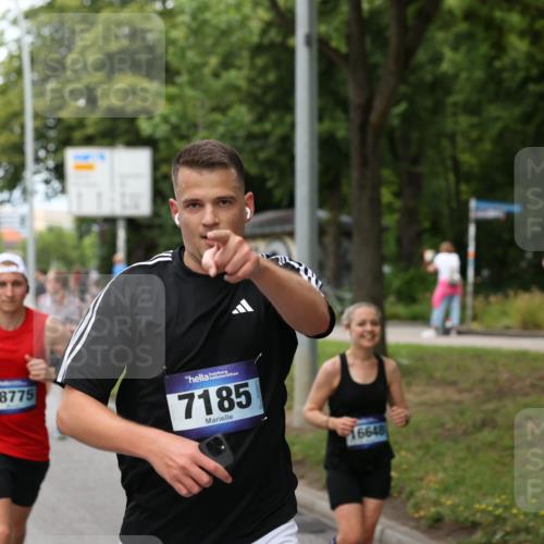 29.06.2025 - hella hamburg halbmarathon Yannick Fuchs http://msf.ph/oto/8156352 29.06.2025 10:38:18 20KM 1415, 1558, 2816, 3146, 3437, 3907, 4425, 4981, 5506, 5624, 5692, 6490, 6705, 6991, 7005, 7093, 7185, 7451, 8063, 8145, 8218, 8900, 9043, 9081, 9374, 9633, 9931, 10246, 10669, 10930, 11153, 11346, 11648, 11848, 12327, 12438, 12966, 13348, 13421, 13897, 13996, 14690, 14861, 15383, 15512, 15862, 15932, 16062, 16105, 16224, 16301, 16547, 16549, 16648, 16720, 17251, 17376, 17516, 17912, 18678, 18775, 18942, 19090 meine-sportfotos.de