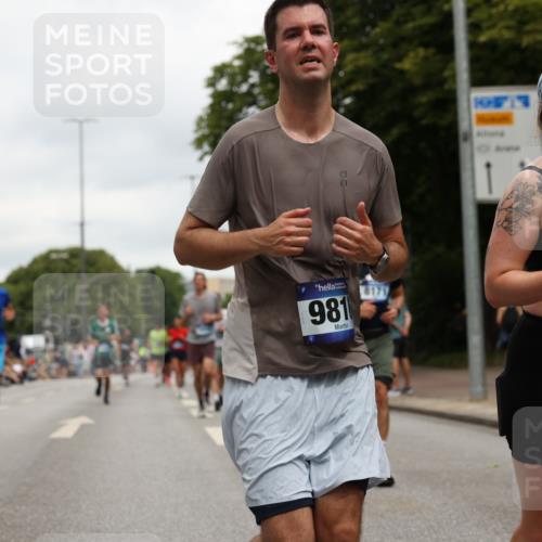 29.06.2025 - hella hamburg halbmarathon Yannick Fuchs http://msf.ph/oto/8156363 29.06.2025 10:58:33 20KM 1842, 2298, 2463, 3919, 4542, 6100, 7081, 7271, 7474, 8171, 8810, 9254, 9680, 9816, 10402, 10694, 10824, 11960, 12426, 12646, 12781, 12843, 13901, 14822, 15009, 15698, 16455, 16594, 16753, 16770, 18321, 18440, 18520, 18739, 19240 meine-sportfotos.de