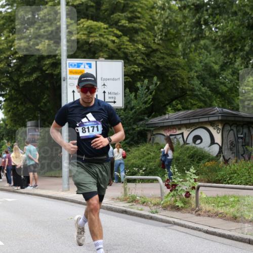 29.06.2025 - hella hamburg halbmarathon Yannick Fuchs http://msf.ph/oto/8156396 29.06.2025 10:58:34 20KM 1229, 1842, 2298, 2463, 2698, 3919, 4542, 6100, 7081, 7271, 7474, 8171, 8405, 8810, 9254, 9680, 9816, 10402, 10694, 10824, 11556, 11960, 12426, 12646, 12781, 12843, 13901, 14822, 15009, 15698, 16344, 16455, 16594, 16753, 16770, 18321, 18440, 18520, 18739, 19240 meine-sportfotos.de