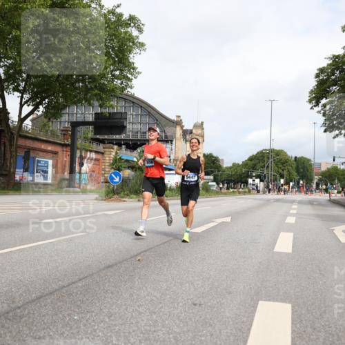 29.06.2025 - hella hamburg halbmarathon Yannick Fuchs http://msf.ph/oto/8156401 29.06.2025 10:17:11 20KM 6559, 9442, 10650, 11965, 16068, 17856 meine-sportfotos.de