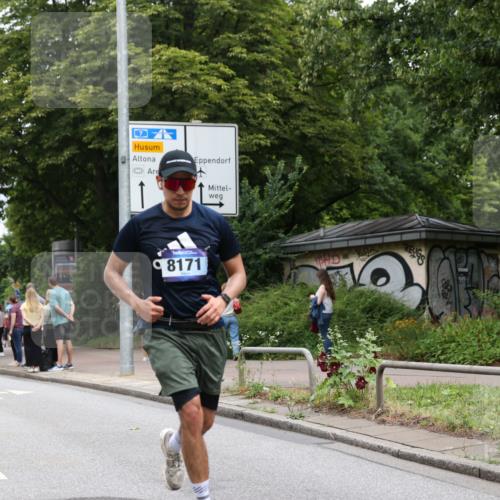29.06.2025 - hella hamburg halbmarathon Yannick Fuchs http://msf.ph/oto/8156412 29.06.2025 10:58:34 20KM 1229, 1842, 2298, 2463, 2698, 3919, 4542, 6100, 7081, 7271, 7474, 8171, 8405, 8810, 9254, 9680, 9816, 10402, 10694, 10824, 11556, 11960, 12426, 12646, 12781, 12843, 13901, 14822, 15009, 15698, 16344, 16455, 16594, 16753, 16770, 18321, 18440, 18520, 18739, 19240 meine-sportfotos.de