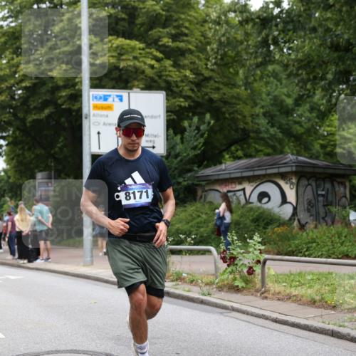 29.06.2025 - hella hamburg halbmarathon Yannick Fuchs http://msf.ph/oto/8156424 29.06.2025 10:58:34 20KM 1229, 1842, 2298, 2463, 2698, 3919, 4542, 6100, 7081, 7271, 7474, 8171, 8405, 8810, 9254, 9680, 9816, 10402, 10694, 10824, 11556, 11960, 12426, 12646, 12781, 12843, 13901, 14822, 15009, 15698, 16344, 16455, 16594, 16753, 16770, 18321, 18440, 18520, 18739, 19240 meine-sportfotos.de