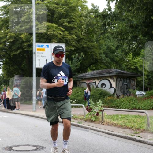 29.06.2025 - hella hamburg halbmarathon Yannick Fuchs http://msf.ph/oto/8156437 29.06.2025 10:58:34 20KM 1229, 1842, 2298, 2463, 2698, 3919, 4542, 6100, 7081, 7271, 7474, 8171, 8405, 8810, 9254, 9680, 9816, 10402, 10694, 10824, 11556, 11960, 12426, 12646, 12781, 12843, 13901, 14822, 15009, 15698, 16344, 16455, 16594, 16753, 16770, 18321, 18440, 18520, 18739, 19240 meine-sportfotos.de