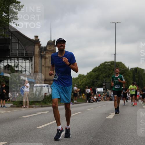 29.06.2025 - hella hamburg halbmarathon Yannick Fuchs http://msf.ph/oto/8156486 29.06.2025 10:58:36 20KM 1062, 1229, 1842, 2298, 2463, 2698, 3572, 4542, 6100, 7081, 7271, 7474, 8171, 8405, 9254, 9680, 9816, 9986, 10067, 10402, 10694, 10824, 11556, 11960, 12426, 12475, 12646, 12781, 12843, 13901, 14822, 15009, 16344, 16455, 16605, 16753, 16770, 16911, 17895, 18321, 18440, 18520, 18707, 18739, 19240 meine-sportfotos.de