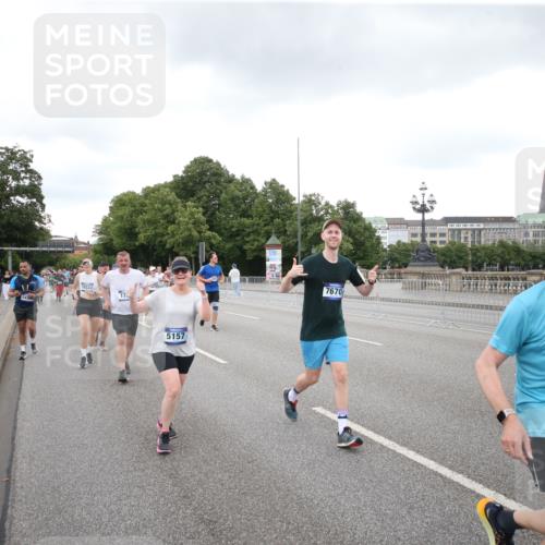29.06.2025 - hella hamburg halbmarathon Jannik Wohlers http://msf.ph/oto/8156499 29.06.2025 10:53:59 Lombardsbrücke 1762, 1822, 1949, 2244, 2532, 3364, 3761, 3795, 3857, 4720, 4971, 5157, 5185, 5216, 5309, 5514, 5817, 5933, 5993, 6023, 6279, 6987, 7498, 7670, 7874, 7946, 7986, 8801, 8803, 9130, 10207, 11354, 11785, 12898, 12923, 12930, 13035, 14655, 14904, 15174, 15318, 15627, 15628, 15674, 16117, 16522, 16628, 16839, 18093, 18431 meine-sportfotos.de