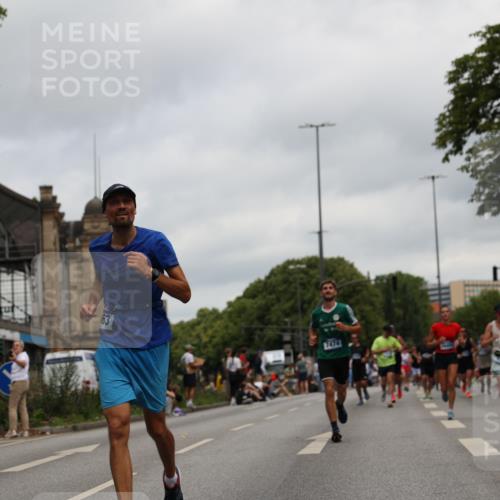 29.06.2025 - hella hamburg halbmarathon Yannick Fuchs http://msf.ph/oto/8156502 29.06.2025 10:58:36 20KM 1062, 1229, 1842, 2298, 2463, 2698, 3572, 4542, 6100, 7081, 7271, 7474, 8171, 8405, 9254, 9680, 9816, 9986, 10067, 10402, 10694, 10824, 11556, 11960, 12426, 12475, 12646, 12781, 12843, 13901, 14822, 15009, 16344, 16455, 16605, 16753, 16770, 16911, 17895, 18321, 18440, 18520, 18707, 18739, 19240 meine-sportfotos.de