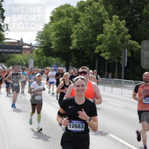 29.06.2025 - hella hamburg halbmarathon Jannik Wohlers http://msf.ph/oto/8156517 29.06.2025 10:17:17 Lombardsbrücke 1015, 1204, 1274, 1458, 1749, 1795, 2094, 2259, 2548, 3138, 3292, 4218, 5002, 5290, 5611, 5733, 6254, 6336, 6352, 6786, 7258, 7291, 7413, 7566, 7844, 8144, 9400, 9798, 9848, 10174, 10620, 10677, 11156, 11275, 11372, 11707, 11916, 12031, 12668, 12683, 14194, 14307, 14420, 14648, 14825, 14877, 15978, 16024, 16038, 16576, 16707, 17083, 17270, 17542, 17616, 18469, 18564, 19029 meine-sportfotos.de