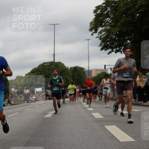 29.06.2025 - hella hamburg halbmarathon Yannick Fuchs http://msf.ph/oto/8156520 29.06.2025 10:58:36 20KM 1062, 1229, 1842, 2298, 2463, 2698, 3572, 4542, 6100, 7081, 7271, 7474, 8171, 8405, 9254, 9680, 9816, 9986, 10067, 10402, 10694, 10824, 11556, 11960, 12426, 12475, 12646, 12781, 12843, 13901, 14822, 15009, 16344, 16455, 16605, 16753, 16770, 16911, 17895, 18321, 18440, 18520, 18707, 18739, 19240 meine-sportfotos.de