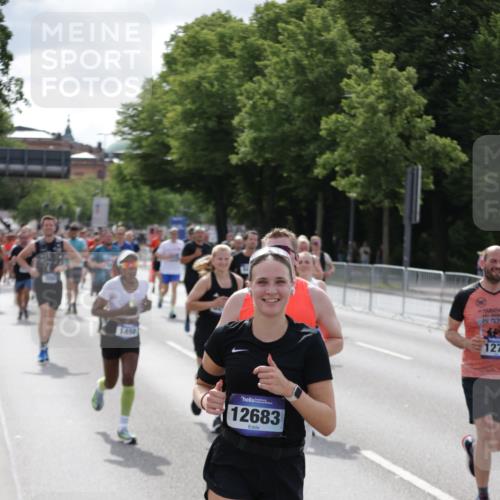 29.06.2025 - hella hamburg halbmarathon Jannik Wohlers http://msf.ph/oto/8156527 29.06.2025 10:17:17 Lombardsbrücke 1015, 1204, 1274, 1458, 1749, 1795, 2094, 2259, 2548, 3138, 3292, 4218, 5002, 5290, 5611, 5733, 6254, 6336, 6352, 6786, 7258, 7291, 7413, 7566, 7844, 8144, 9400, 9798, 9848, 10174, 10620, 10677, 11156, 11275, 11372, 11707, 11916, 12031, 12668, 12683, 14194, 14307, 14420, 14648, 14825, 14877, 15978, 16024, 16038, 16576, 16707, 17083, 17270, 17542, 17616, 18469, 18564, 19029 meine-sportfotos.de