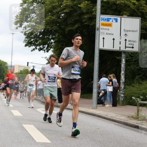 29.06.2025 - hella hamburg halbmarathon Yannick Fuchs http://msf.ph/oto/8156529 29.06.2025 10:58:37 20KM 1062, 1229, 1842, 2298, 2463, 2698, 3572, 4542, 6100, 7081, 7271, 7474, 8171, 8405, 9254, 9680, 9816, 9986, 10067, 10402, 10694, 10824, 11556, 11960, 12426, 12475, 12646, 12781, 12843, 13901, 14822, 15009, 16344, 16455, 16605, 16753, 16770, 16911, 17895, 18321, 18440, 18520, 18707, 18739, 19240 meine-sportfotos.de