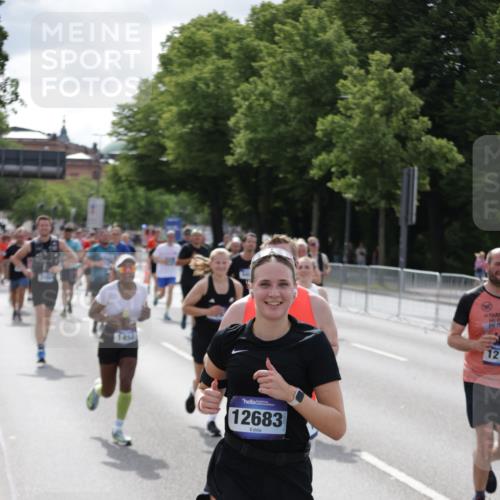 29.06.2025 - hella hamburg halbmarathon Jannik Wohlers http://msf.ph/oto/8156537 29.06.2025 10:17:17 Lombardsbrücke 1015, 1204, 1274, 1458, 1749, 1795, 2094, 2259, 2548, 3138, 3292, 4218, 5002, 5290, 5611, 5733, 6254, 6336, 6352, 6786, 7258, 7291, 7413, 7566, 7844, 8144, 9400, 9798, 9848, 10174, 10620, 10677, 11156, 11275, 11372, 11707, 11916, 12031, 12668, 12683, 14194, 14307, 14420, 14648, 14825, 14877, 15978, 16024, 16038, 16576, 16707, 17083, 17270, 17542, 17616, 18469, 18564, 19029 meine-sportfotos.de