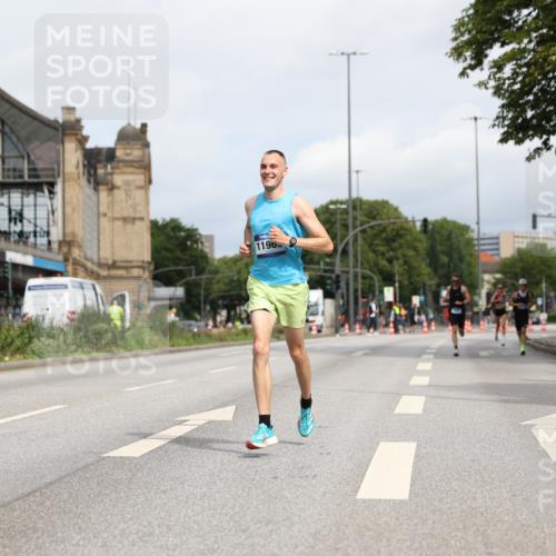 29.06.2025 - hella hamburg halbmarathon Yannick Fuchs http://msf.ph/oto/8156567 29.06.2025 10:17:22 20KM 6559, 10650, 11965, 13751, 16068, 17886 meine-sportfotos.de