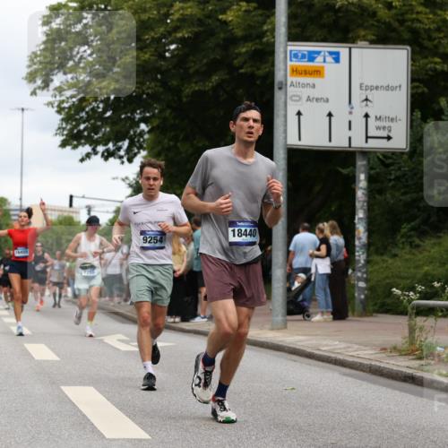 29.06.2025 - hella hamburg halbmarathon Yannick Fuchs http://msf.ph/oto/8156579 29.06.2025 10:58:37 20KM 1062, 1229, 1842, 2298, 2463, 2698, 3572, 4542, 6100, 7081, 7271, 7474, 8171, 8405, 9254, 9680, 9816, 9986, 10067, 10402, 10694, 10824, 11556, 11960, 12426, 12475, 12646, 12781, 12843, 13901, 14822, 15009, 16344, 16455, 16605, 16753, 16770, 16911, 17895, 18321, 18440, 18520, 18707, 18739, 19240 meine-sportfotos.de