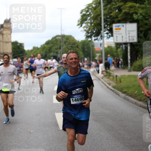 29.06.2025 - hella hamburg halbmarathon Yannick Fuchs http://msf.ph/oto/8156603 29.06.2025 10:38:20 20KM 1415, 1558, 2816, 3146, 3437, 3907, 4425, 4981, 4999, 5275, 5506, 5624, 5692, 6490, 6705, 6991, 7005, 7093, 7451, 8063, 8145, 8218, 8900, 9043, 9081, 9374, 9633, 9931, 10246, 10669, 10930, 11153, 11346, 11648, 11848, 12327, 12438, 12966, 13348, 13421, 13996, 14690, 14798, 14861, 15383, 15512, 15862, 15932, 16062, 16105, 16224, 16301, 16547, 16549, 16648, 16720, 17251, 17376, 17516, 17912, 18678, 18942, 19090 meine-sportfotos.de