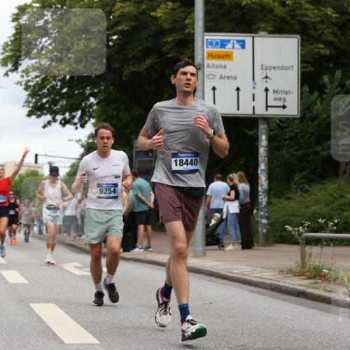 29.06.2025 - hella hamburg halbmarathon Yannick Fuchs http://msf.ph/oto/8156615 29.06.2025 10:58:37 20KM 1062, 1229, 1842, 2298, 2463, 2698, 3572, 4542, 6100, 7081, 7271, 7474, 8171, 8405, 9254, 9680, 9816, 9986, 10067, 10402, 10694, 10824, 11556, 11960, 12426, 12475, 12646, 12781, 12843, 13901, 14822, 15009, 16344, 16455, 16605, 16753, 16770, 16911, 17895, 18321, 18440, 18520, 18707, 18739, 19240 meine-sportfotos.de