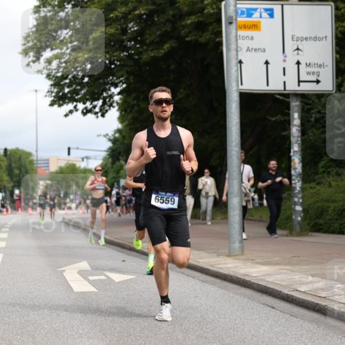29.06.2025 - hella hamburg halbmarathon Yannick Fuchs http://msf.ph/oto/8156631 29.06.2025 10:17:28 20KM 6559, 9475, 10650, 11965, 13751, 16068, 17886 meine-sportfotos.de