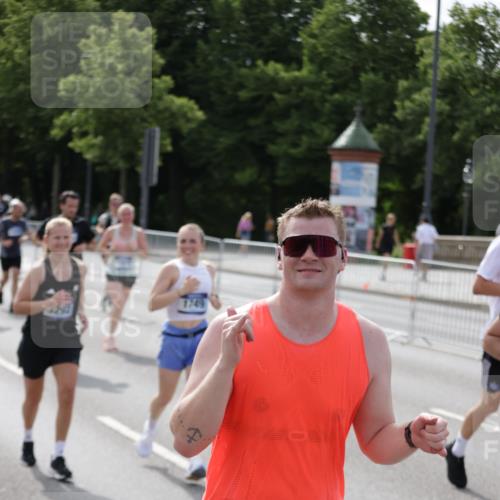 29.06.2025 - hella hamburg halbmarathon Jannik Wohlers http://msf.ph/oto/8156637 29.06.2025 10:17:18 Lombardsbrücke 1015, 1204, 1274, 1458, 1622, 1749, 1795, 2094, 2259, 2548, 3138, 3292, 4218, 5002, 5290, 5611, 5733, 6254, 6336, 6352, 6786, 7258, 7291, 7413, 7566, 7844, 8144, 9400, 9798, 9848, 10174, 10620, 10677, 11156, 11275, 11372, 11707, 11916, 12031, 12668, 12683, 14013, 14194, 14307, 14420, 14648, 14701, 14825, 14877, 15978, 16024, 16038, 16576, 16707, 17083, 17270, 17542, 17616, 18564, 19029 meine-sportfotos.de