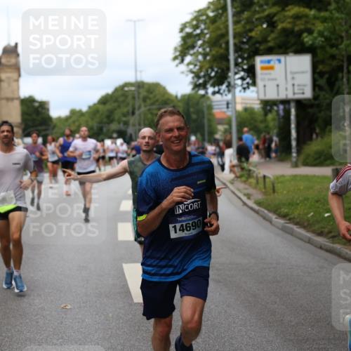 29.06.2025 - hella hamburg halbmarathon Yannick Fuchs http://msf.ph/oto/8156642 29.06.2025 10:38:20 20KM 1415, 1558, 2816, 3146, 3437, 3907, 4425, 4981, 4999, 5275, 5506, 5624, 5692, 6490, 6705, 6991, 7005, 7093, 7451, 8063, 8145, 8218, 8900, 9043, 9081, 9374, 9633, 9931, 10246, 10669, 10930, 11153, 11346, 11648, 11848, 12327, 12438, 12966, 13348, 13421, 13996, 14690, 14798, 14861, 15383, 15512, 15862, 15932, 16062, 16105, 16224, 16301, 16547, 16549, 16648, 16720, 17251, 17376, 17516, 17912, 18678, 18942, 19090 meine-sportfotos.de