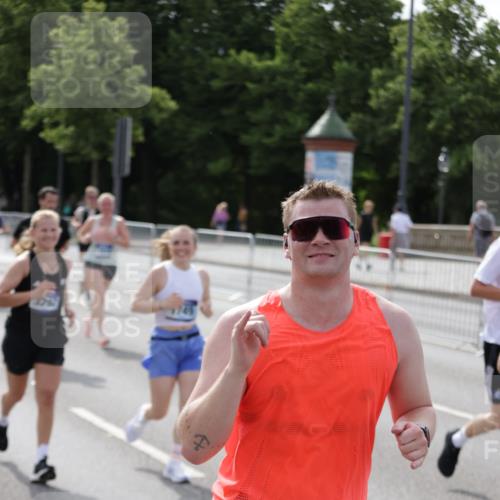 29.06.2025 - hella hamburg halbmarathon Jannik Wohlers http://msf.ph/oto/8156647 29.06.2025 10:17:18 Lombardsbrücke 1015, 1204, 1274, 1458, 1622, 1749, 1795, 2094, 2259, 2548, 3138, 3292, 4218, 5002, 5290, 5611, 5733, 6254, 6336, 6352, 6786, 7258, 7291, 7413, 7566, 7844, 8144, 9400, 9798, 9848, 10174, 10620, 10677, 11156, 11275, 11372, 11707, 11916, 12031, 12668, 12683, 14013, 14194, 14307, 14420, 14648, 14701, 14825, 14877, 15978, 16024, 16038, 16576, 16707, 17083, 17270, 17542, 17616, 18564, 19029 meine-sportfotos.de