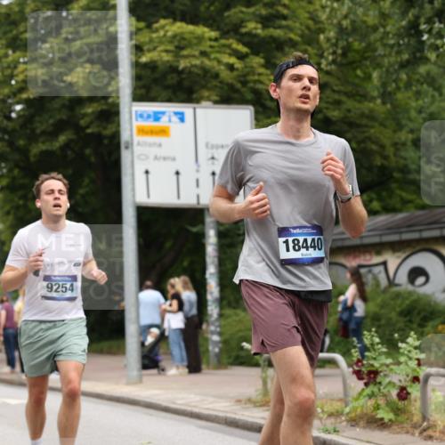 29.06.2025 - hella hamburg halbmarathon Yannick Fuchs http://msf.ph/oto/8156654 29.06.2025 10:58:38 20KM 1062, 1229, 1842, 2298, 2463, 2698, 3572, 3663, 4542, 6100, 7081, 7271, 7474, 8171, 8405, 9254, 9816, 9986, 10067, 10402, 10824, 10962, 11556, 11960, 12426, 12475, 12646, 12781, 12843, 13901, 14822, 15009, 16344, 16367, 16455, 16605, 16753, 16770, 16911, 17895, 18440, 18520, 18707, 18739, 19240 meine-sportfotos.de