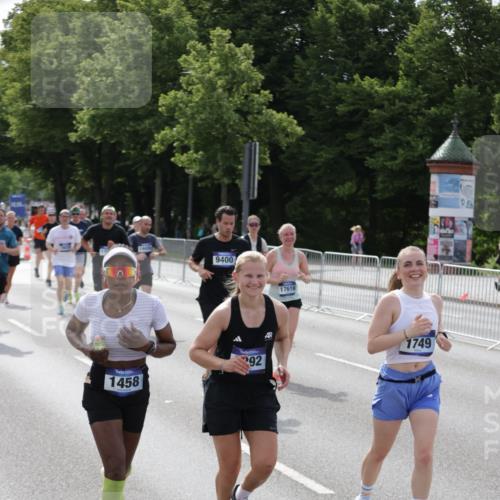 29.06.2025 - hella hamburg halbmarathon Jannik Wohlers http://msf.ph/oto/8156660 29.06.2025 10:17:19 Lombardsbrücke 1015, 1204, 1274, 1458, 1622, 1749, 1795, 2094, 2259, 2548, 3138, 3292, 4218, 5002, 5290, 5611, 5733, 6254, 6336, 6352, 6786, 7258, 7413, 8144, 9400, 9798, 9848, 10174, 10620, 10677, 10831, 11156, 11275, 11372, 11656, 11707, 11916, 12031, 12668, 12683, 13843, 14013, 14194, 14307, 14420, 14701, 14825, 14877, 15978, 16024, 16038, 16576, 16707, 17083, 17270, 17542, 17616, 18564, 19029 meine-sportfotos.de