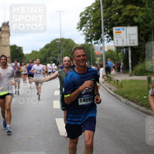 29.06.2025 - hella hamburg halbmarathon Yannick Fuchs http://msf.ph/oto/8156662 29.06.2025 10:38:20 20KM 1415, 1558, 2816, 3146, 3437, 3907, 4425, 4981, 4999, 5275, 5506, 5624, 5692, 6490, 6705, 6991, 7005, 7093, 7451, 8063, 8145, 8218, 8900, 9043, 9081, 9374, 9633, 9931, 10246, 10669, 10930, 11153, 11346, 11648, 11848, 12327, 12438, 12966, 13348, 13421, 13996, 14690, 14798, 14861, 15383, 15512, 15862, 15932, 16062, 16105, 16224, 16301, 16547, 16549, 16648, 16720, 17251, 17376, 17516, 17912, 18678, 18942, 19090 meine-sportfotos.de