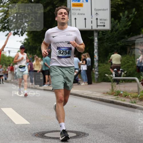 29.06.2025 - hella hamburg halbmarathon Yannick Fuchs http://msf.ph/oto/8156664 29.06.2025 10:58:38 20KM 1062, 1229, 1842, 2298, 2463, 2698, 3572, 3663, 4542, 6100, 7081, 7271, 7474, 8171, 8405, 9254, 9816, 9986, 10067, 10402, 10824, 10962, 11556, 11960, 12426, 12475, 12646, 12781, 12843, 13901, 14822, 15009, 16344, 16367, 16455, 16605, 16753, 16770, 16911, 17895, 18440, 18520, 18707, 18739, 19240 meine-sportfotos.de